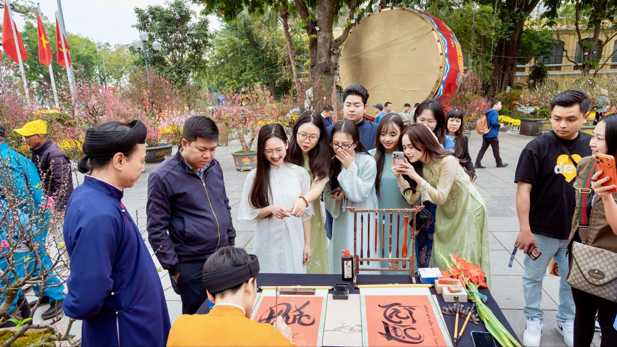 Hà Nội đón hơn 1,34 triệu lượt khách dịp Tết Bính Ngọ