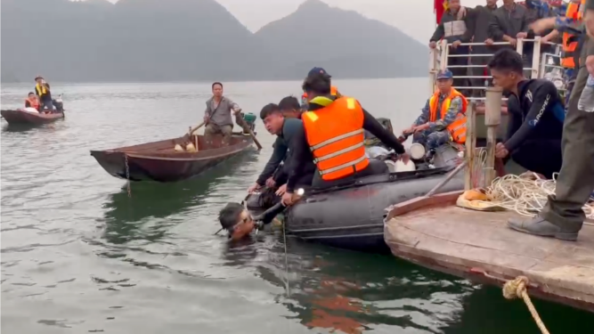 Tìm thấy thi thể 6 nạn nhân vụ lật tàu hồ Thác Bà