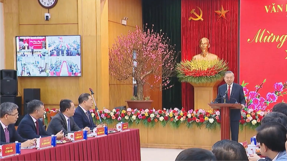 Bắt tay ngay vào công việc, bảo đảm sự liên tục, thông suốt