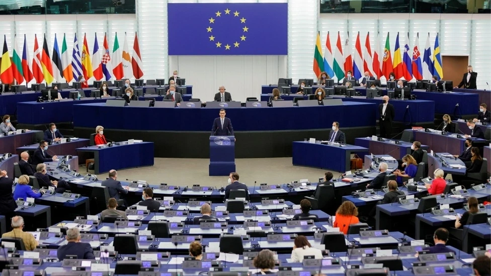 Nghị viện châu Âu đình chỉ phê chuẩn thỏa thuận với Mỹ