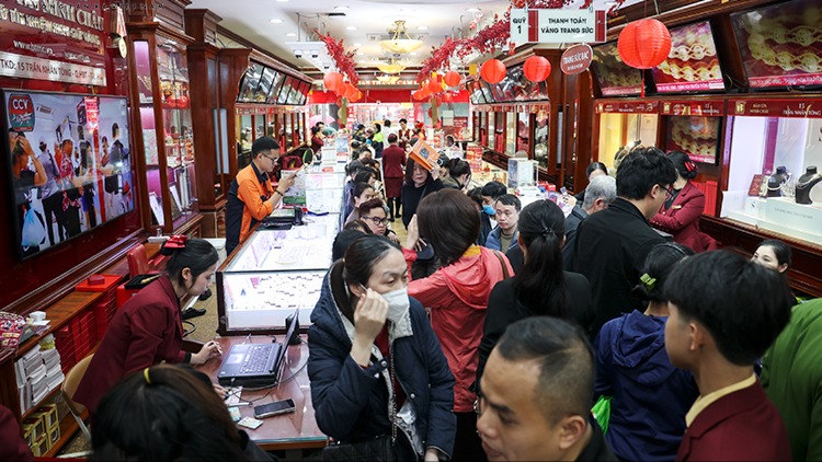 Thị trường vàng sôi động trước ngày vía Thần Tài