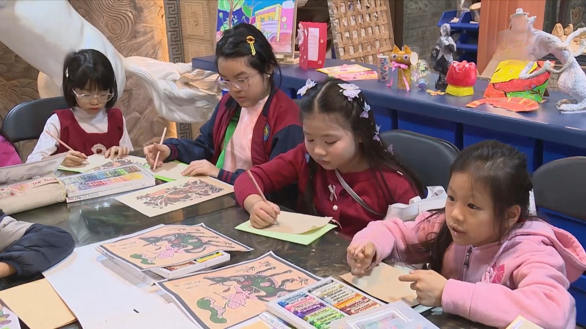 Đem tình yêu hội họa tới trẻ thơ