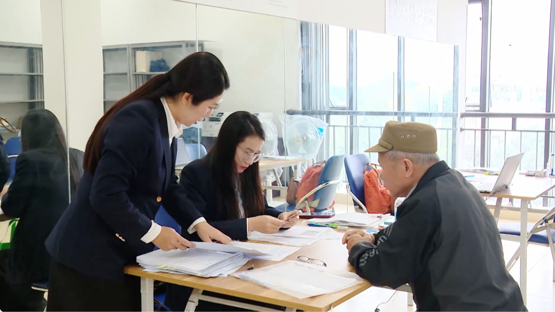 Bộ Xây dựng thay đổi ba mẫu giấy tờ mua NƠXH