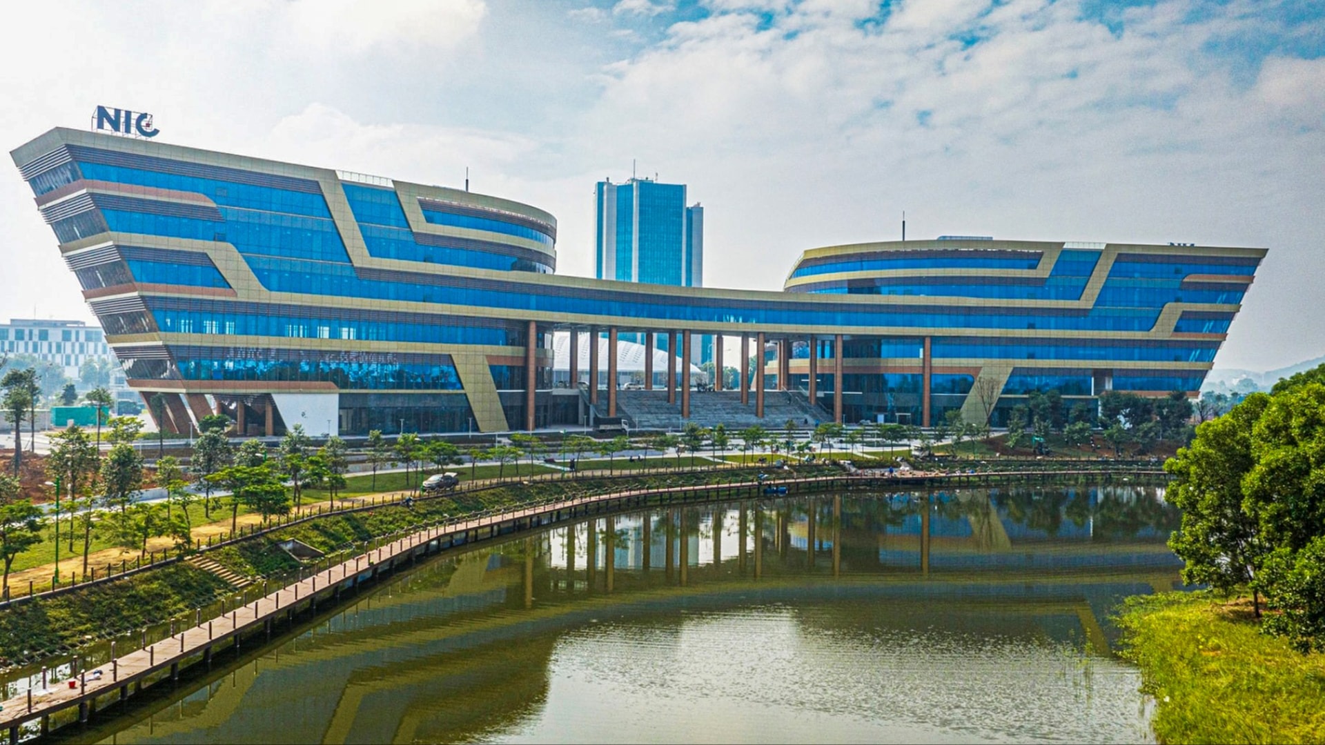 Trung tâm Đổi mới sáng tạo Hà Nội - 'Cổng vào' hệ sinh thái đổi mới sáng tạo của Hà Nội 