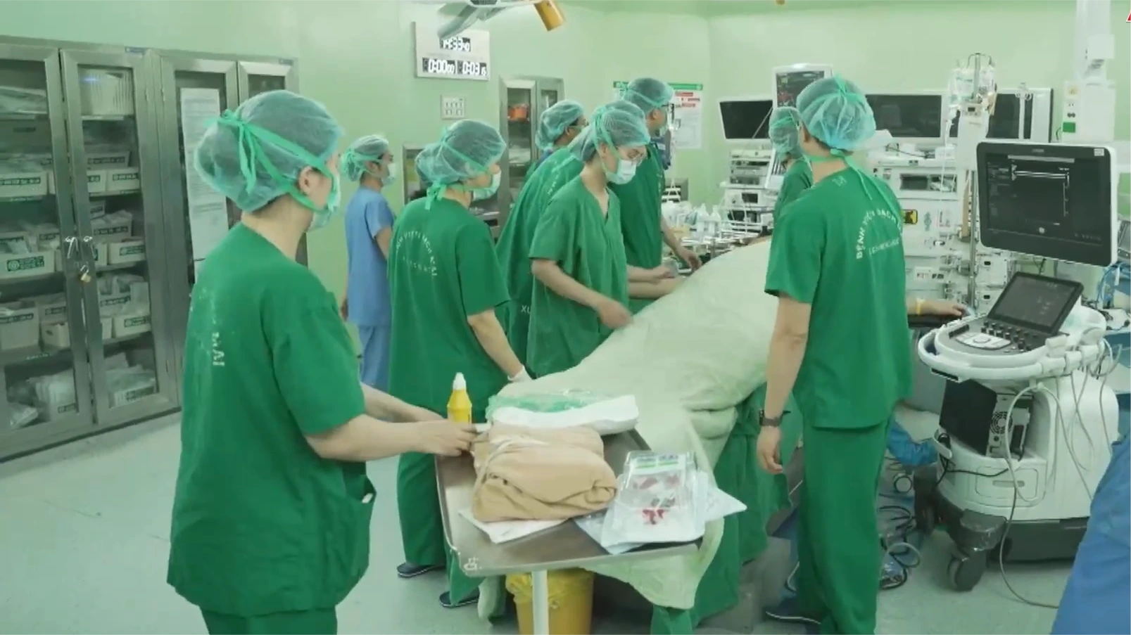 Lần đầu Việt Nam ghép 8 tạng từ người hiến chết não