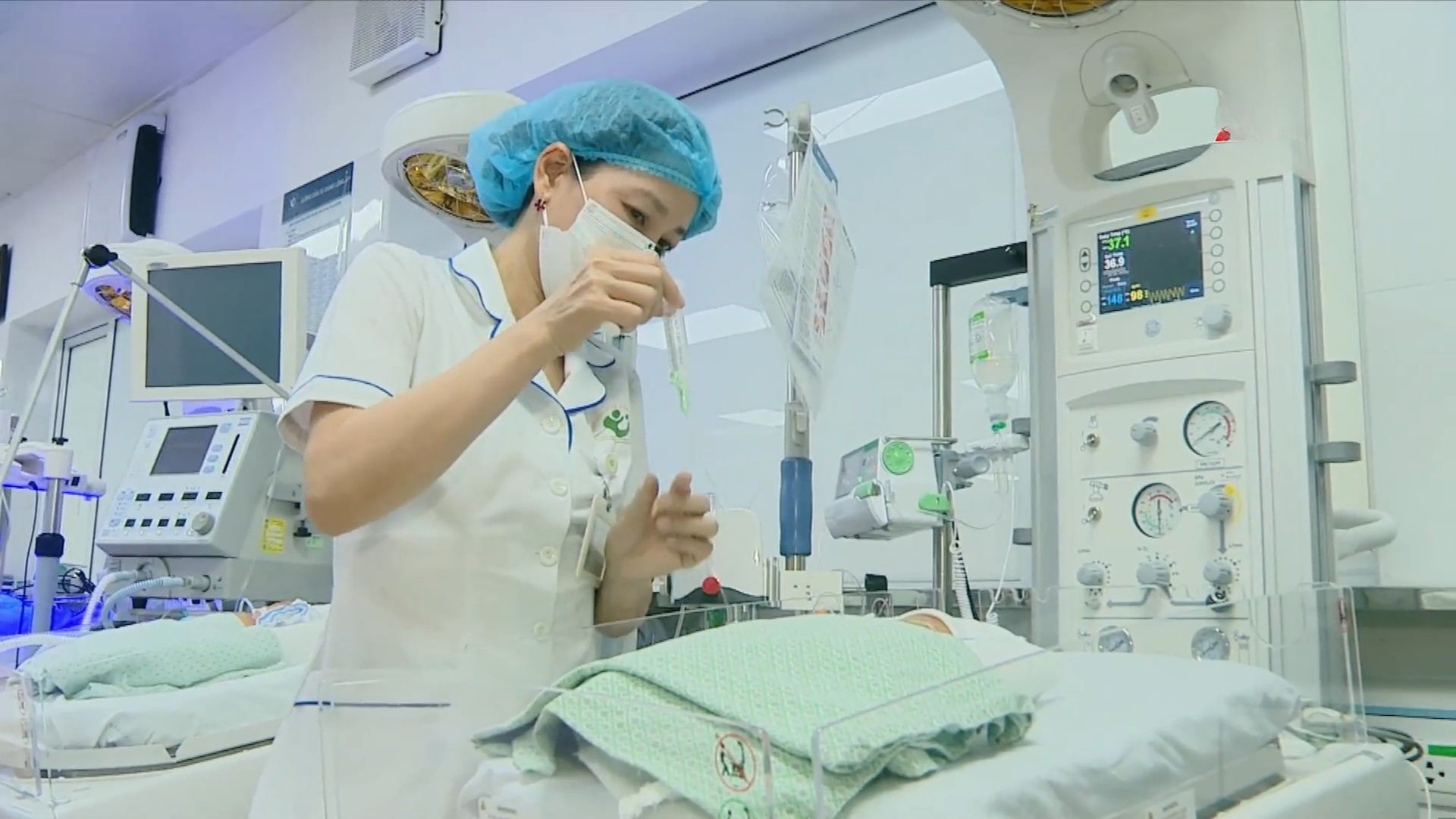 Những người mẹ thứ hai của trẻ sinh non