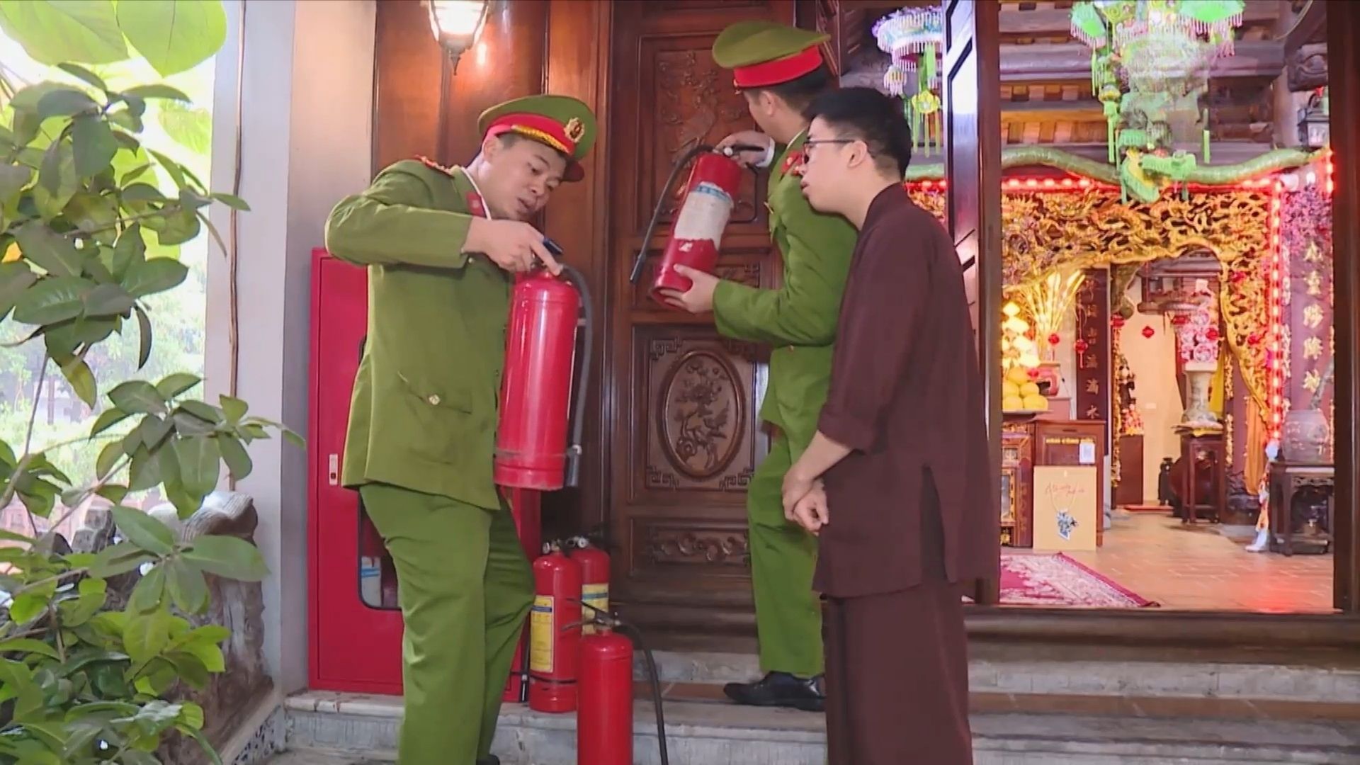 Sẵn sàng phương án phòng ngừa hỏa hoạn tại đình, đền, chùa