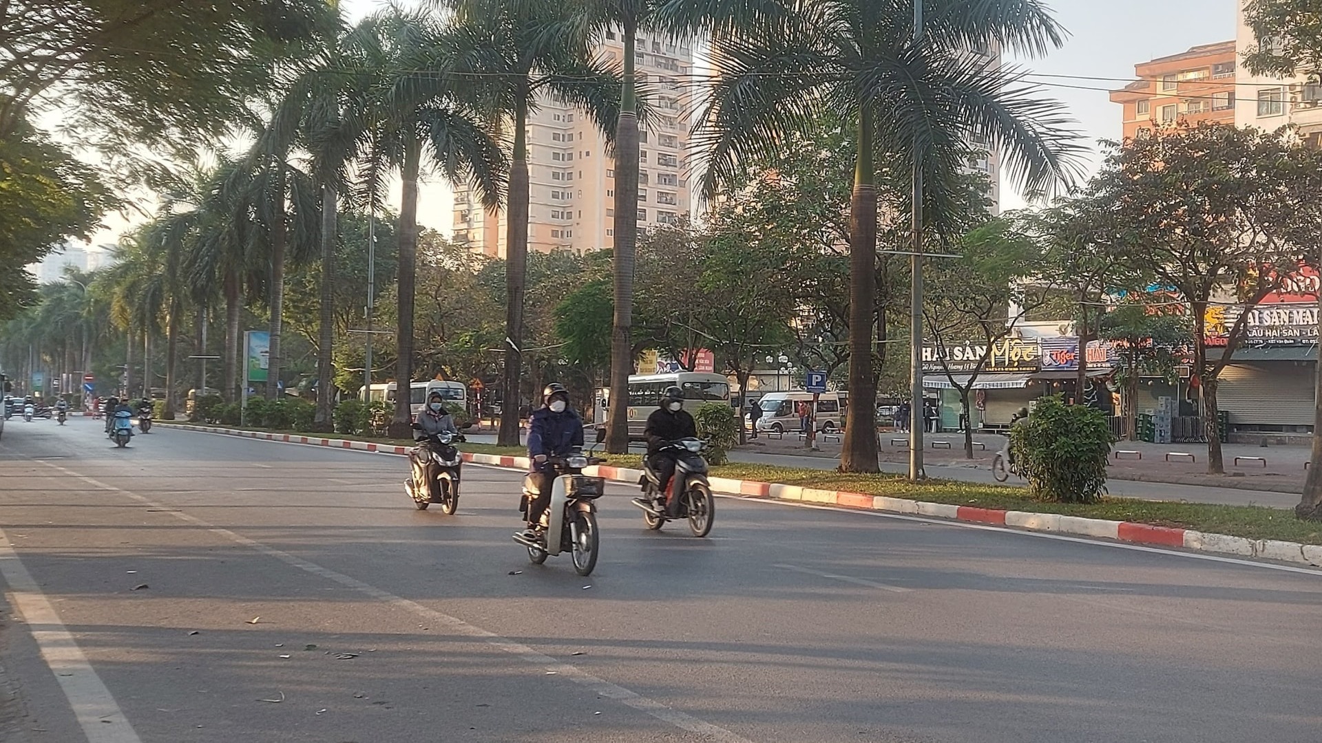 Thời tiết 27/2: Hà Nội kết thúc mưa dông, hửng nắng ấm