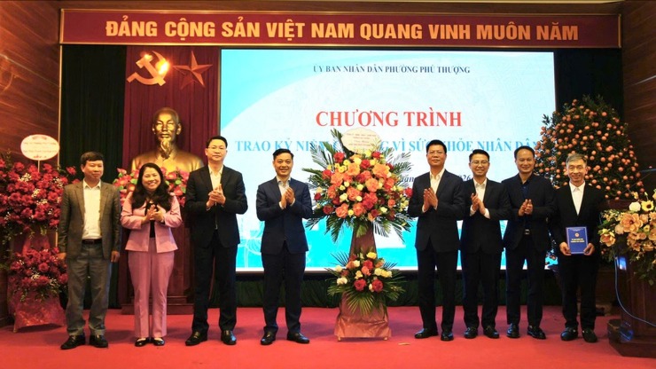 Phường Phú Thượng kỷ niệm Ngày Thầy thuốc Việt Nam