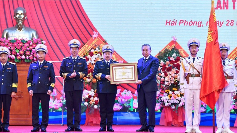 Xây dựng 'thế trận lòng dân' trên biển ngày càng vững chắc