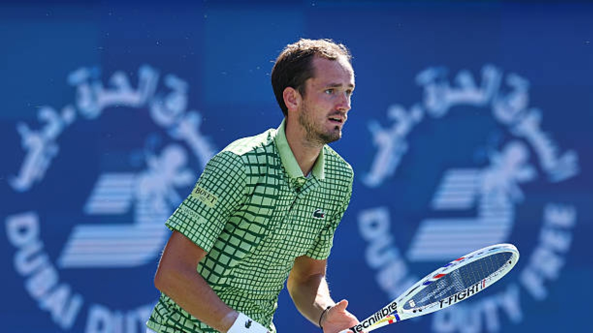Daniil Medvedev vào chung kết Dubai mở rộng 2026