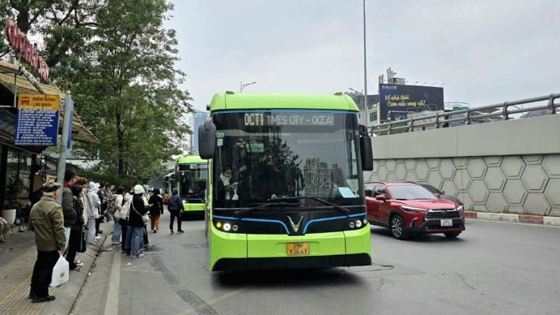 Tăng cường 6 tuyến buýt phục vụ Hội chợ Mùa Xuân 2026