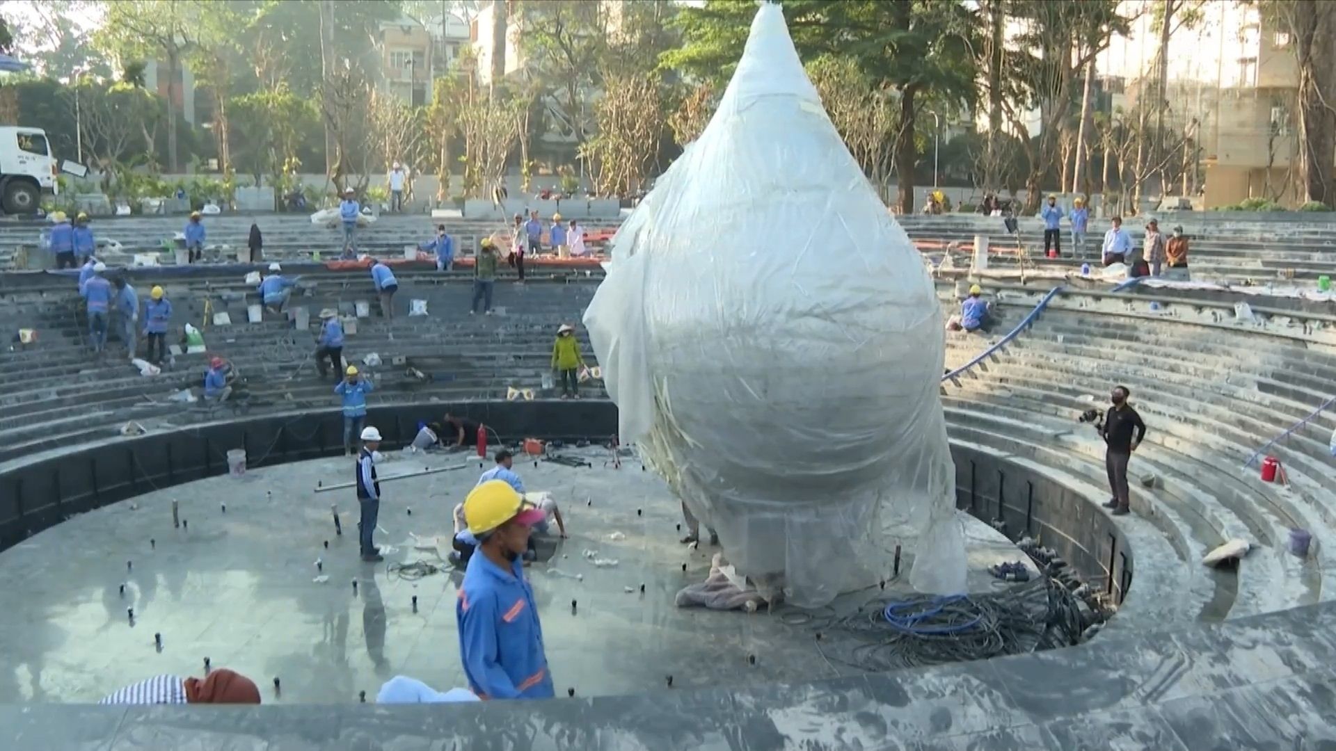 TP.HCM lắp đặt biểu tượng tưởng niệm nạn nhân COVID-19