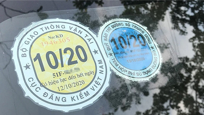 Đề xuất không dán tem kiểm định trên kính lái ô tô