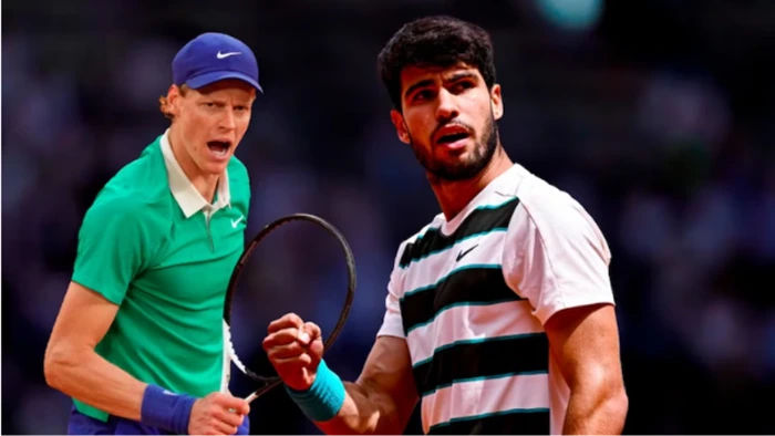 Carlos Alcaraz tiến sát thành tích của Jannik Sinner