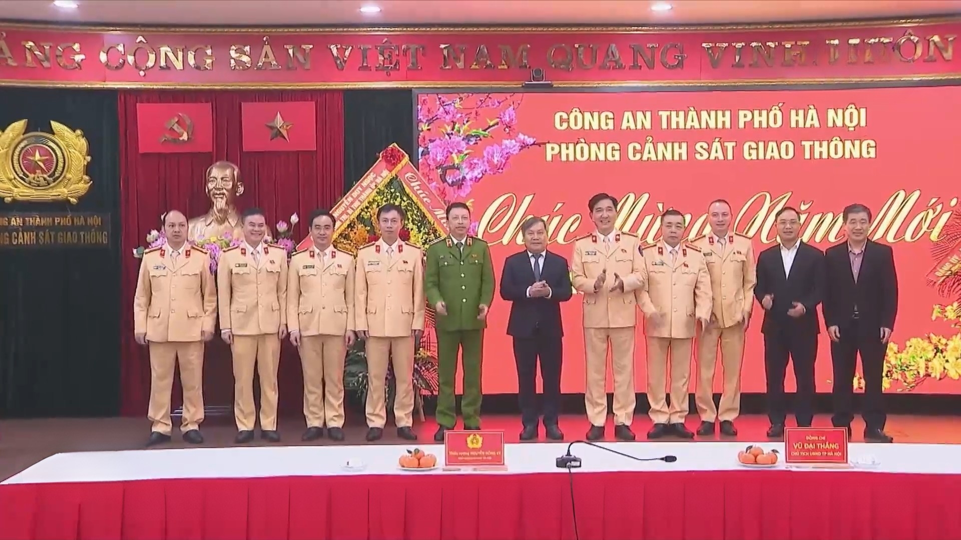 Xây dựng hình ảnh Cảnh sát Giao thông vì dân phục vụ