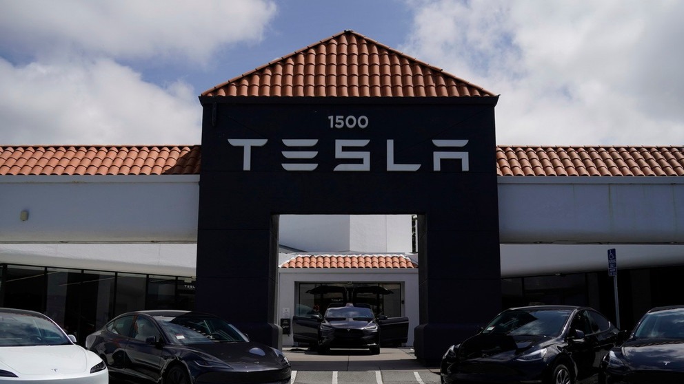 Tesla giảm gần 90% doanh số ở châu Âu