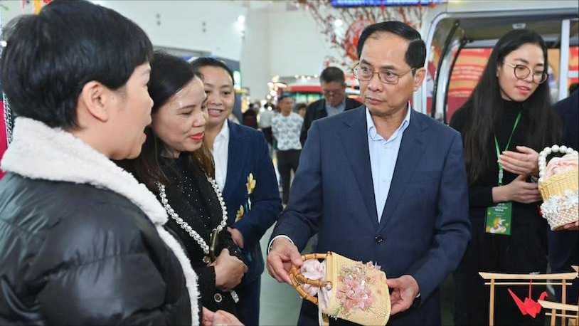 Hội chợ Mùa Xuân đón hơn 100.000 lượt khách sau bốn ngày