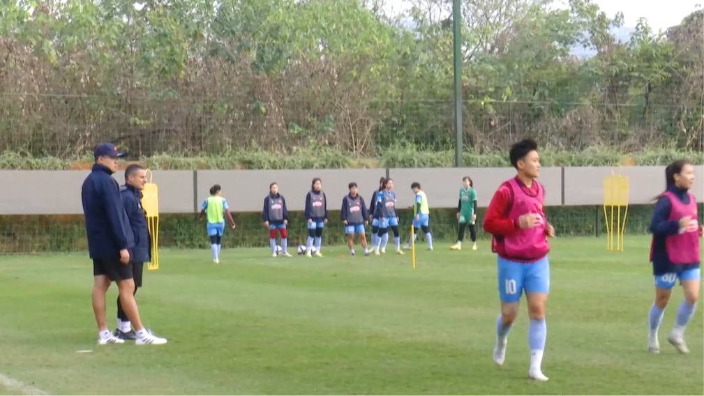 Đội tuyển nữ Việt Nam lên đường tập huấn tại Trung Quốc 