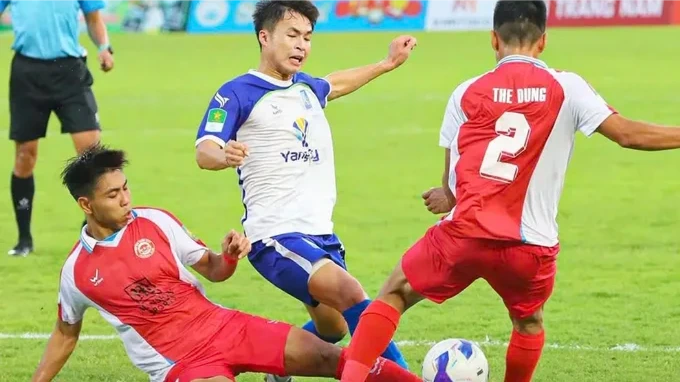 CLB TP.HCM vươn lên chiếm vị trí thứ hai tại giải hạng Nhất