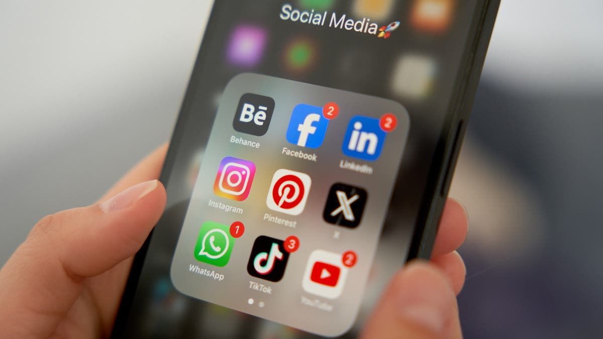 Làn sóng kiểm soát trẻ dùng mạng xã hội ở châu Âu