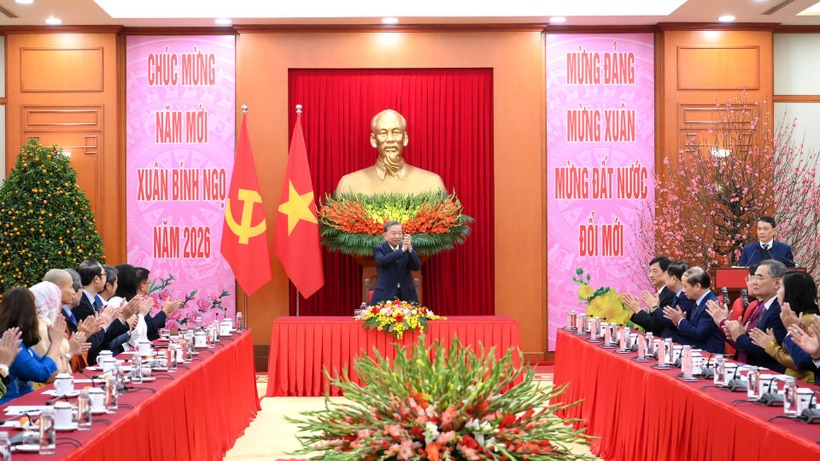 Tổng Bí thư gặp mặt Đoàn kiều bào tiêu biểu