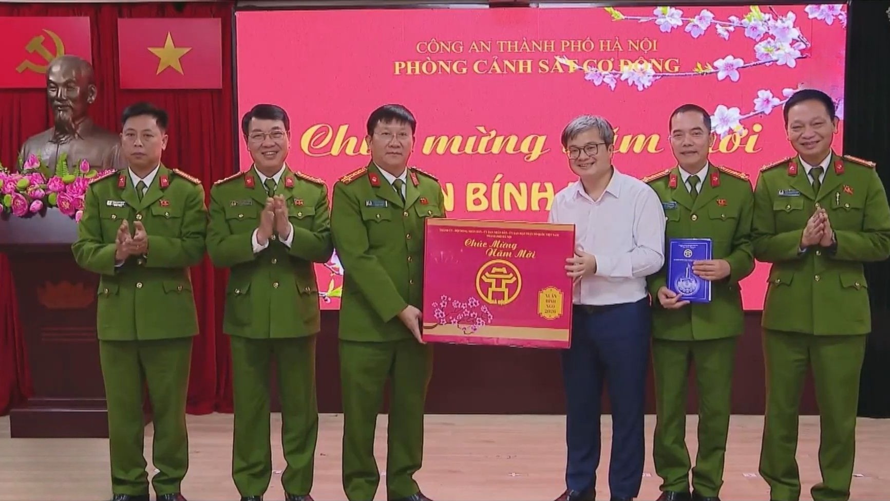 Công an Thủ đô tiếp tục giữ vững an ninh, an toàn dịp Tết