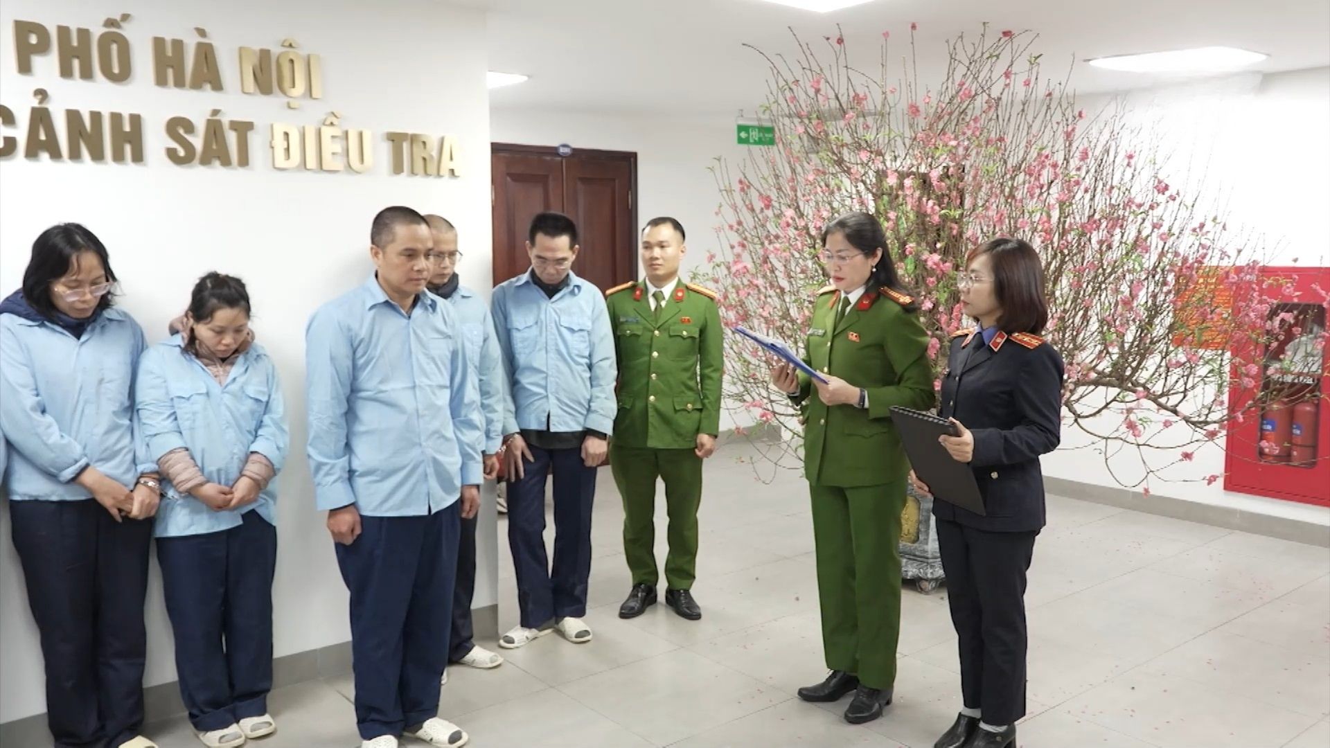 9 đối tượng lừa đảo chiếm đoạt hơn 318 tỷ đồng của ngân hàng