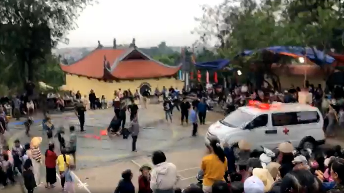 Đô vật chấn thương tại lễ hội vật Hà Nội