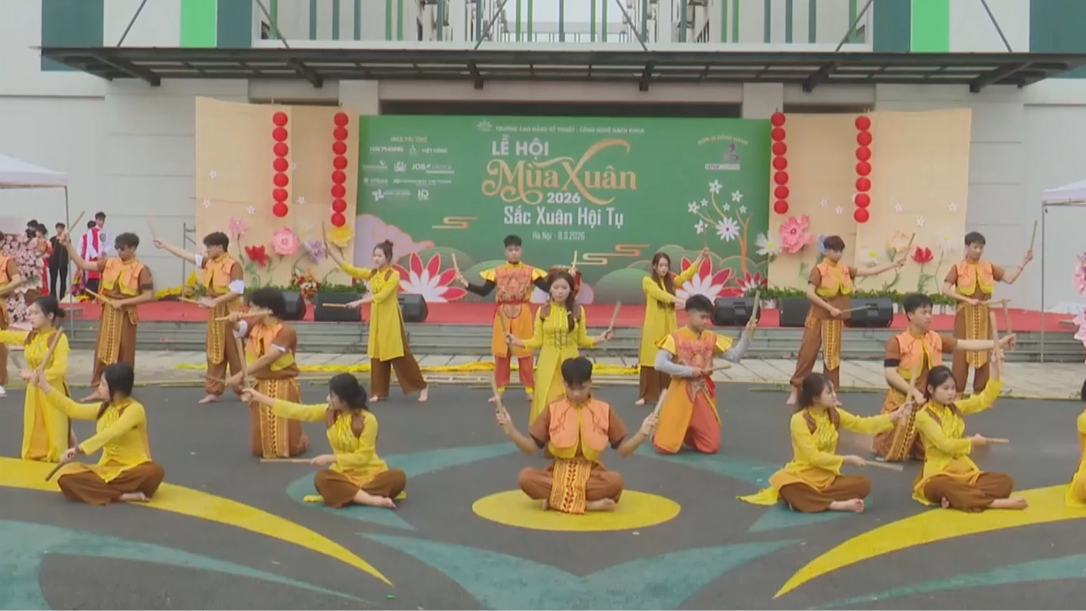 Sắc xuân hội tụ - Lễ hội gắn kết sinh viên CTECH