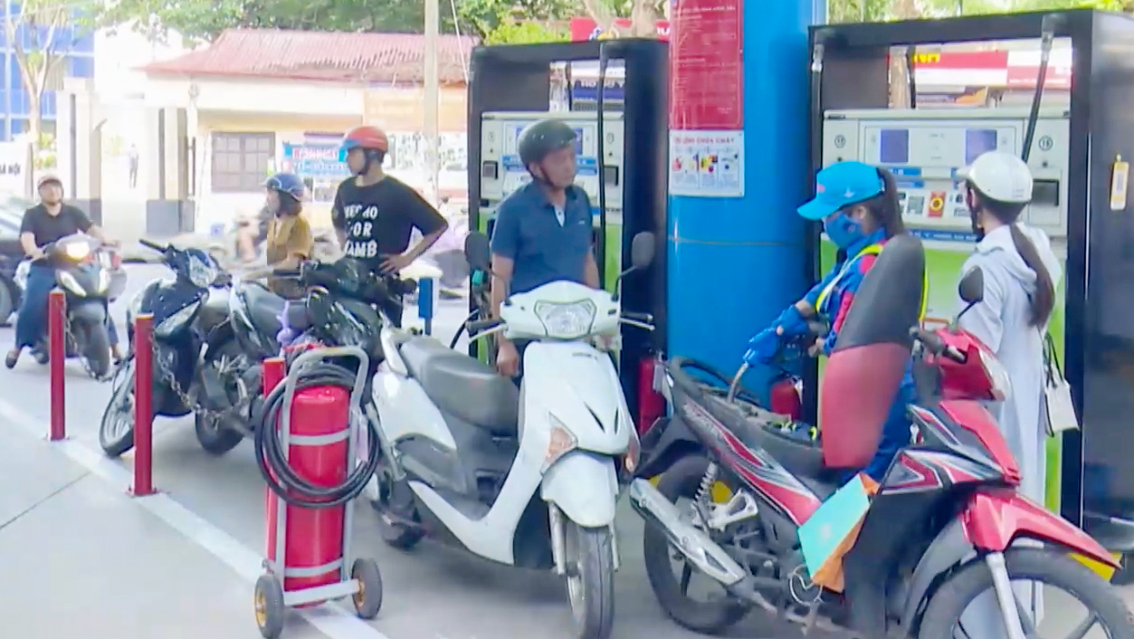 Hà Nội bảo đảm không để đứt gãy nguồn cung xăng dầu