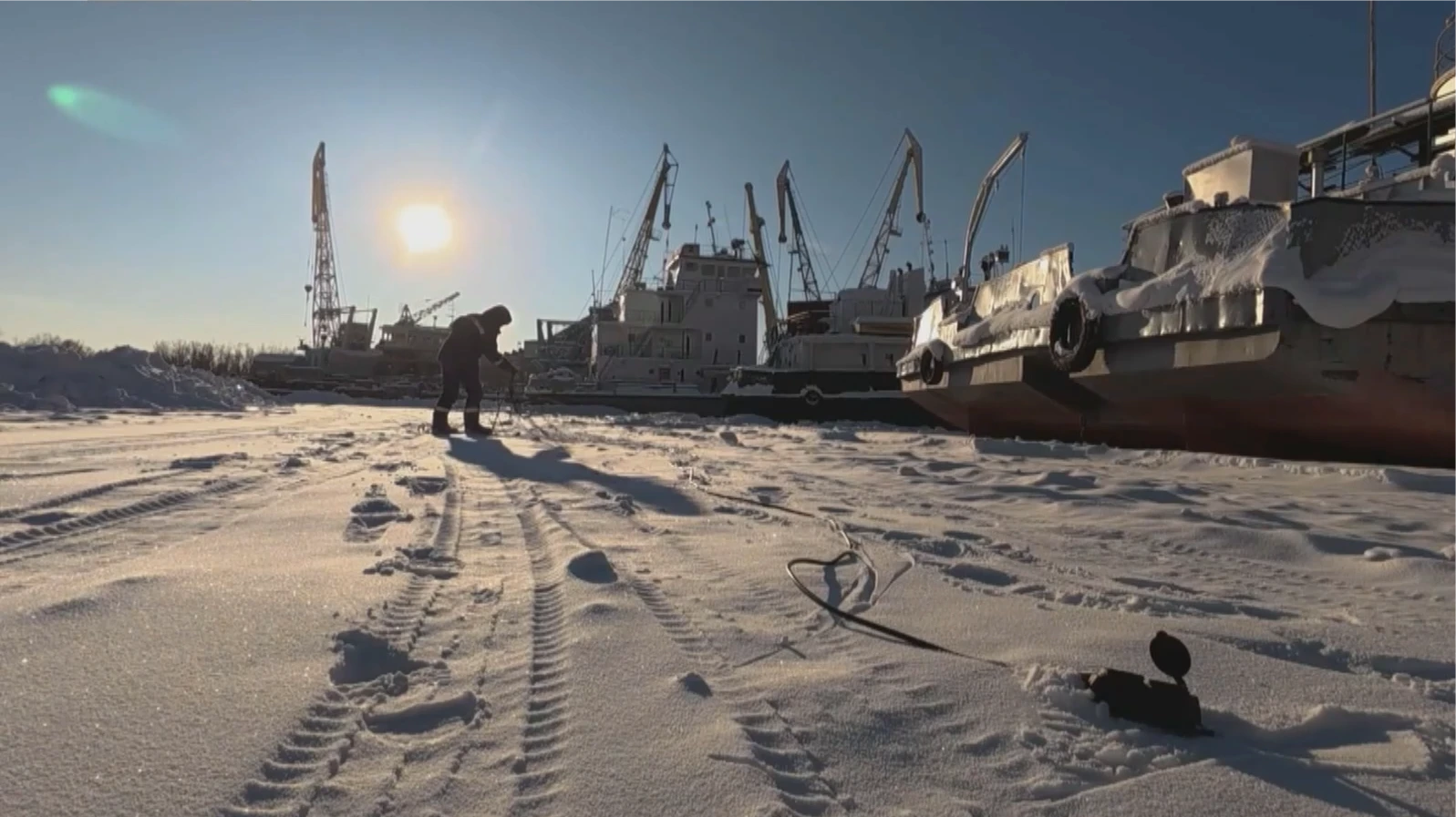 Người phụ nữ Nga chuyên giải cứu tàu mắc kẹt trong băng