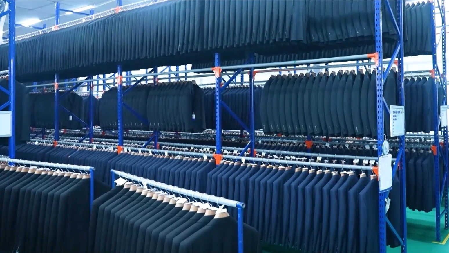 Hà Nội - Điểm sáng thu ngân sách | Vấn đề kinh tế | 16/02/2026