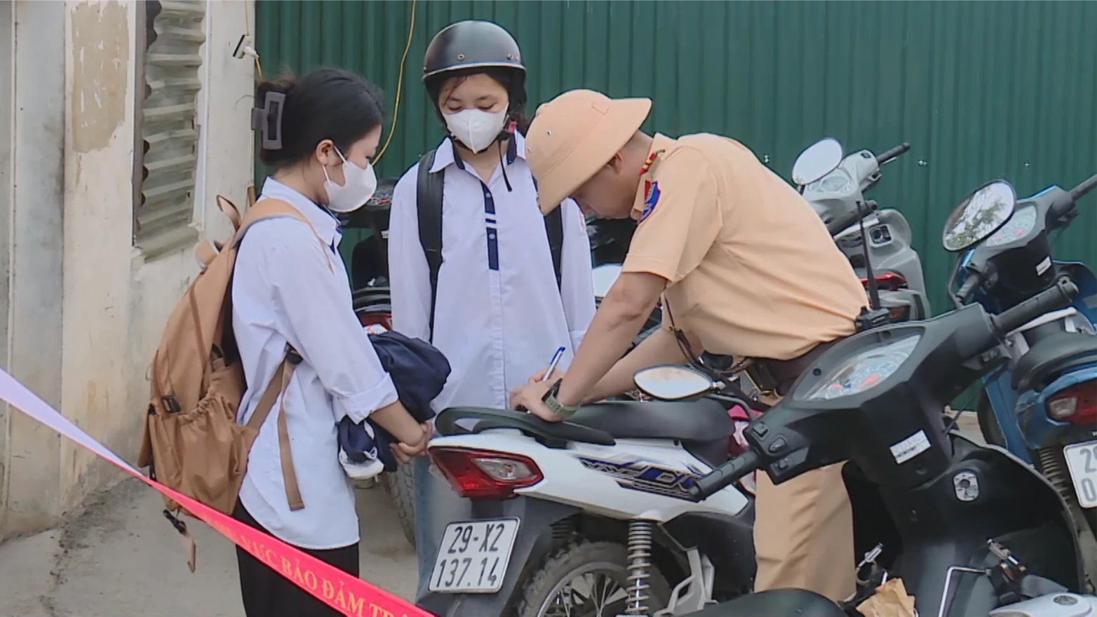 CSGT Hà Nội xử lý hơn 430 trường hợp vi phạm TTATGT