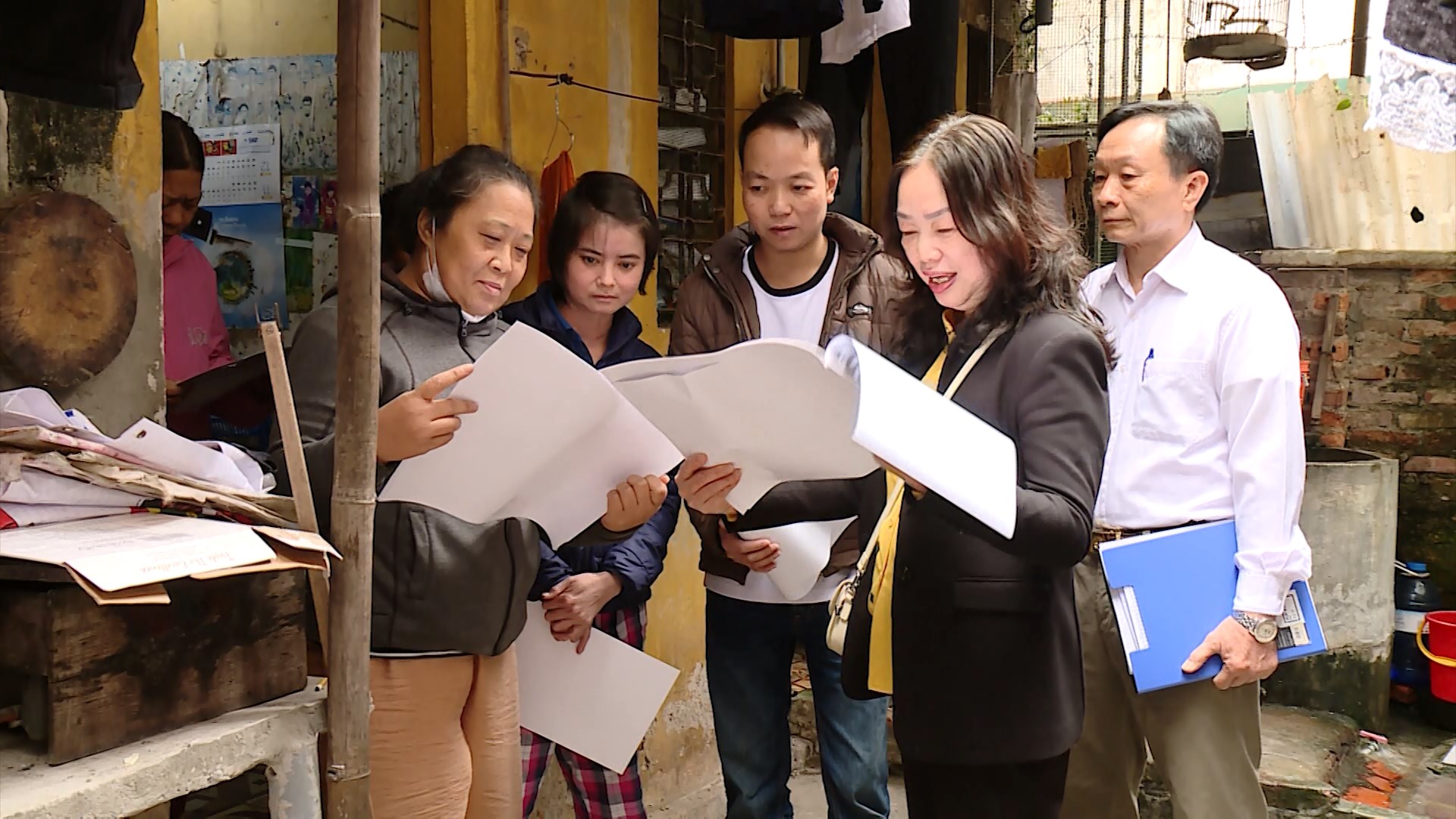 Xóm chạy thận chờ ngày bầu cử