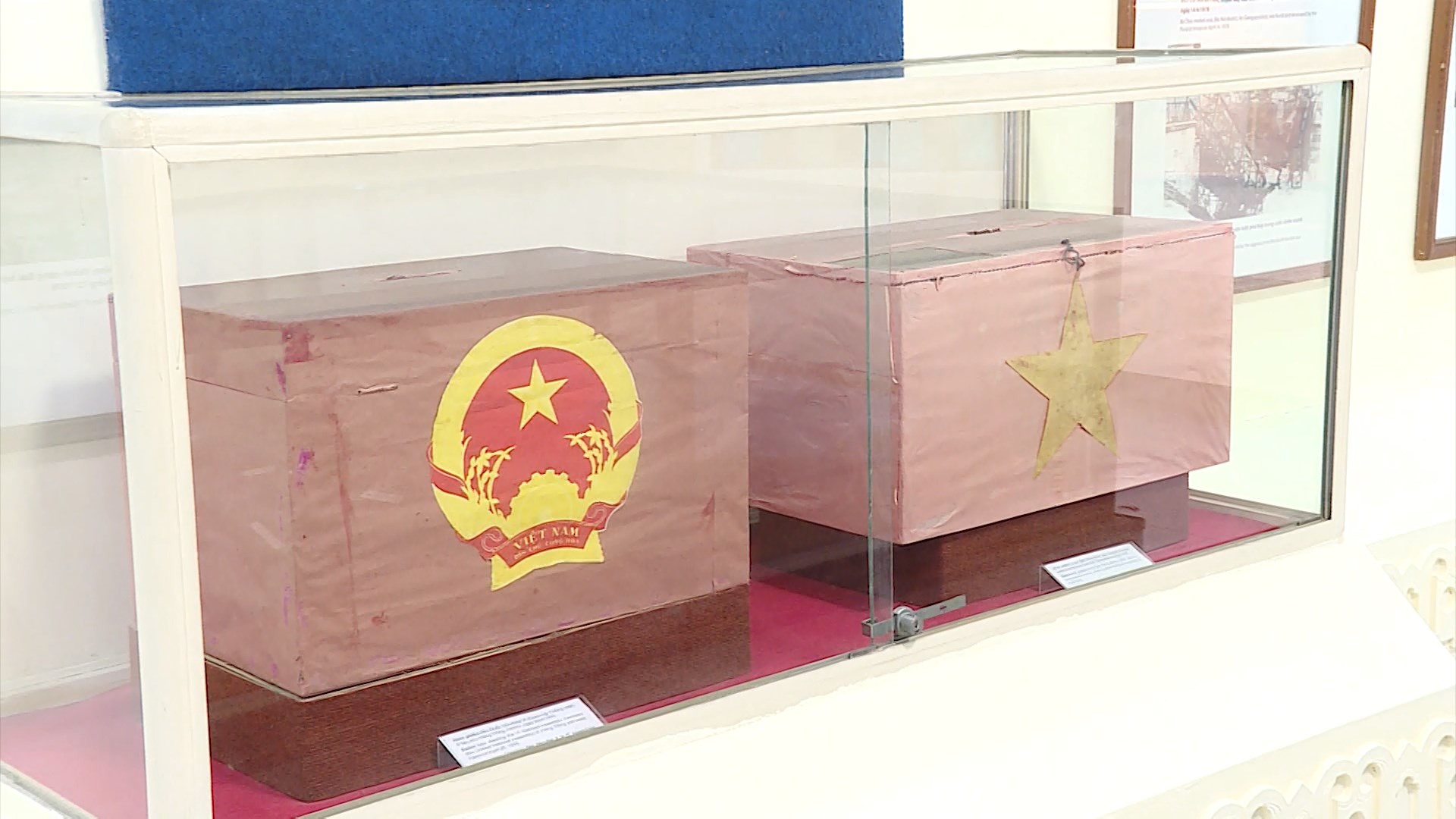 Hai hòm phiếu - chứng nhân của những mùa xuân lịch sử