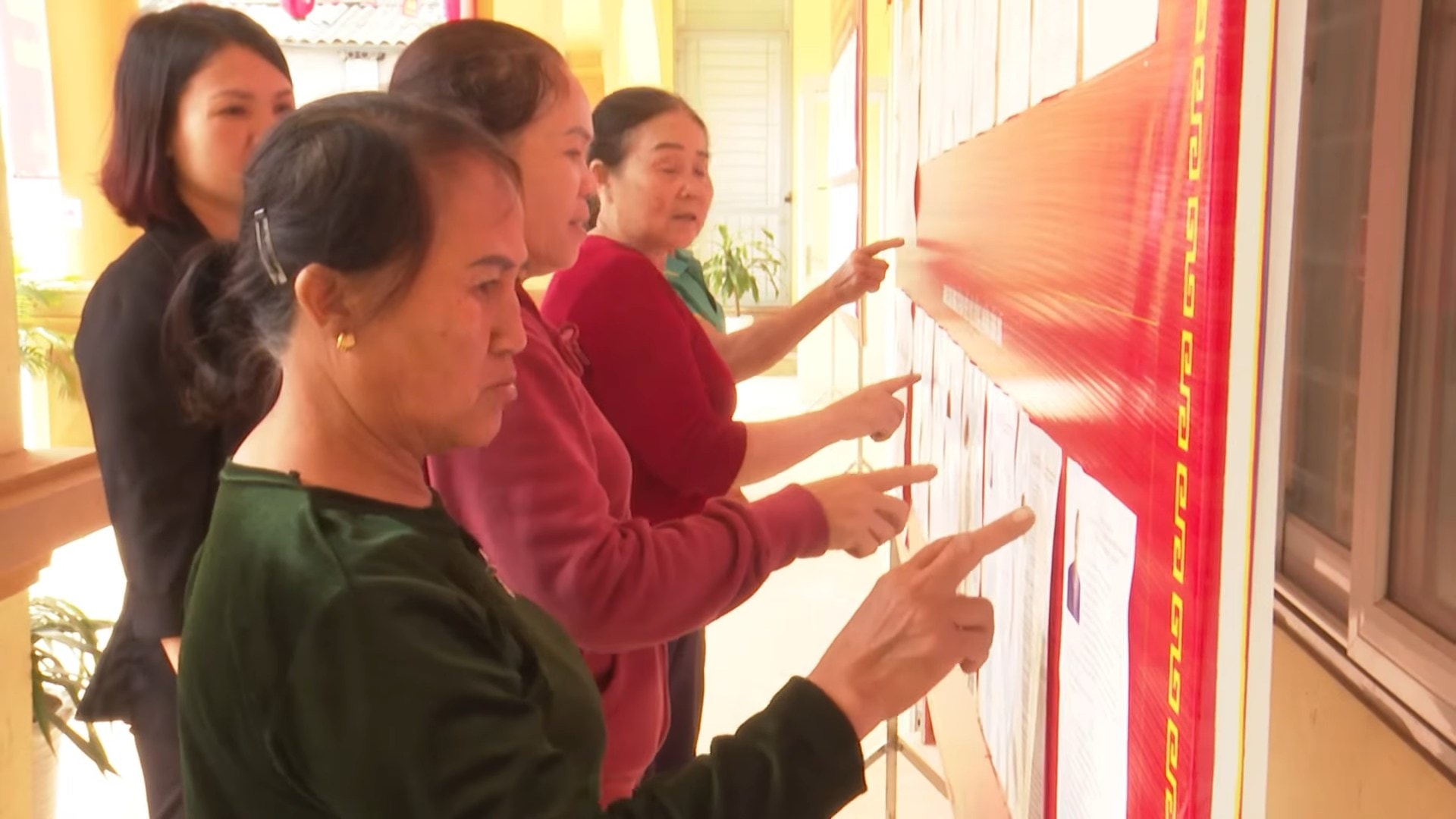 Công đoàn xã Phú Xuyên tích cực triển khai công tác tuyên truyền bầu cử 