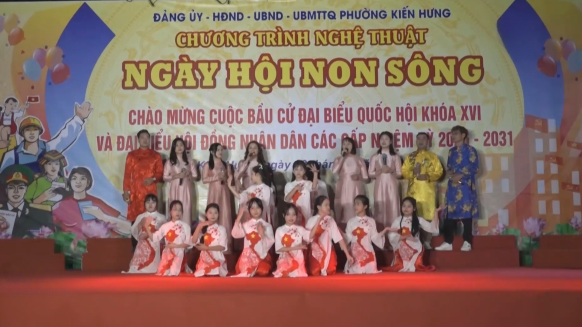 Rộn ràng không khí ngày hội non sông