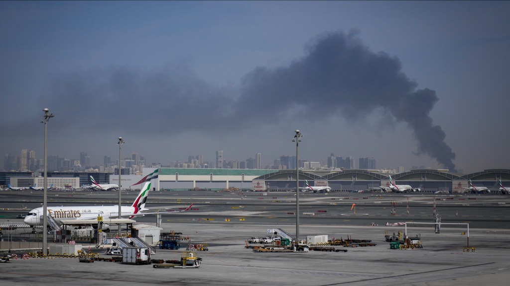 Sân bay Dubai bị tấn công bằng UAV