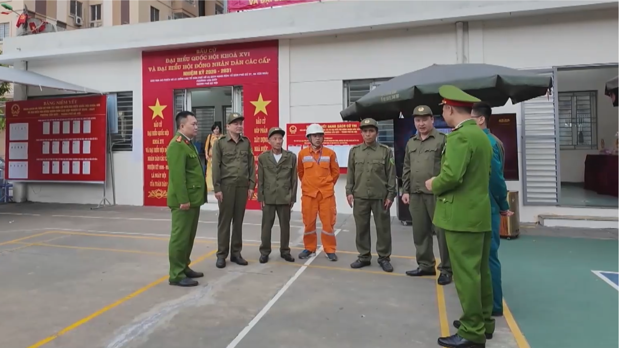 Công an phường Cầu Giấy: Giữ bình yên cho ngày hội non sông