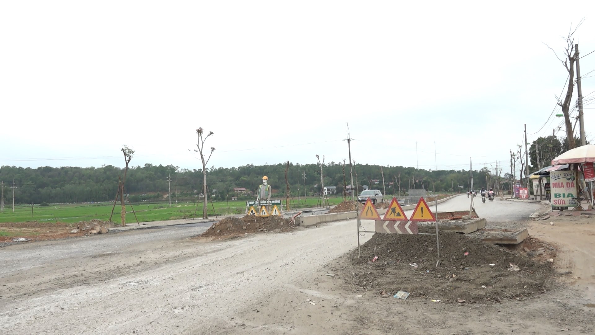 Tháo gỡ khó khăn, đẩy nhanh tiến độ thi công đường 413