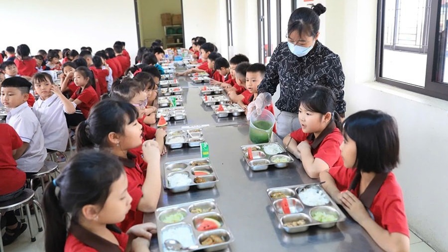 Hà Nội hướng dẫn quy trình 10 bước tổ chức bữa ăn bán trú