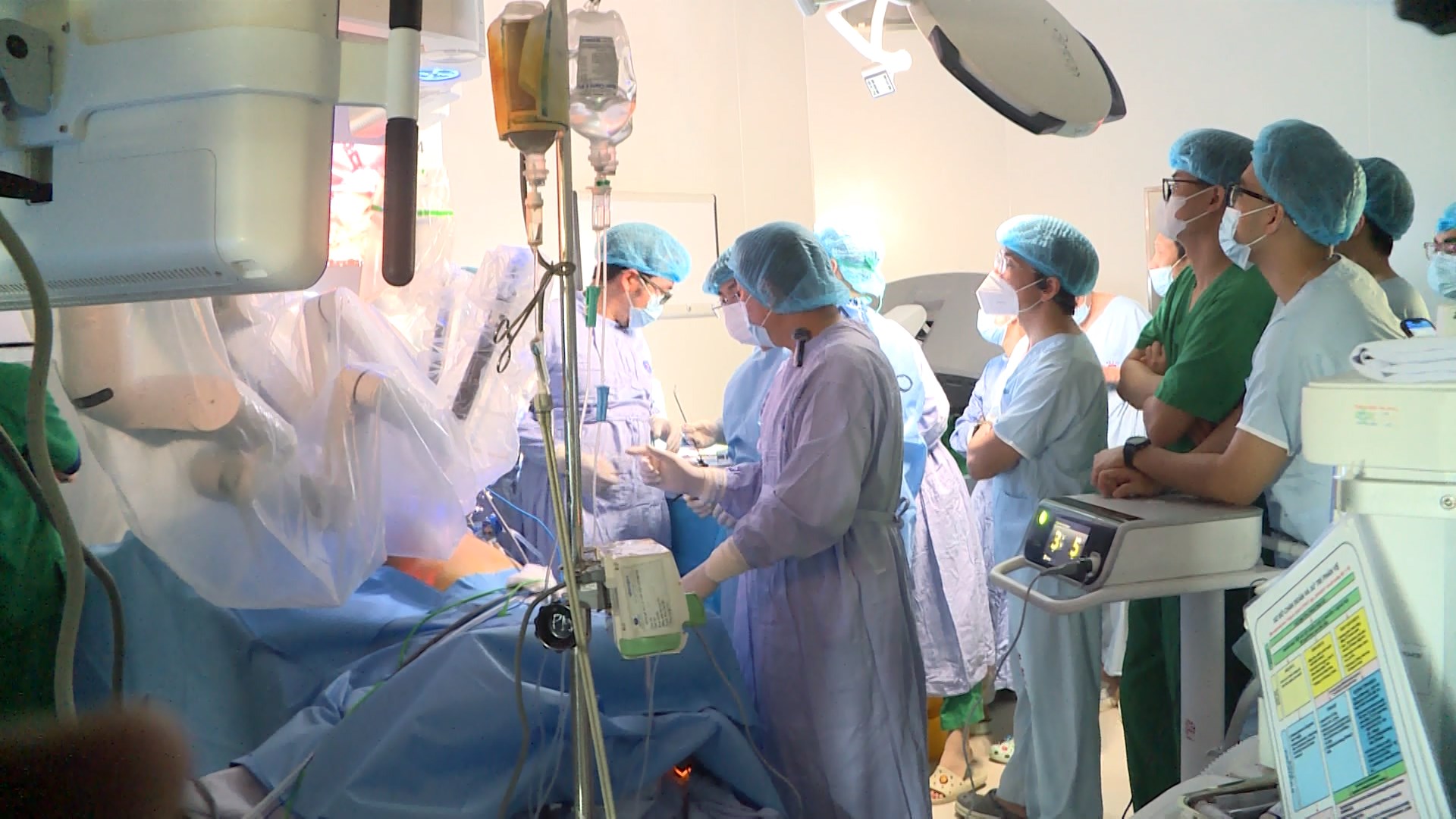 Phẫu thuật robot - triển vọng điều trị ung thư đại trực tràng