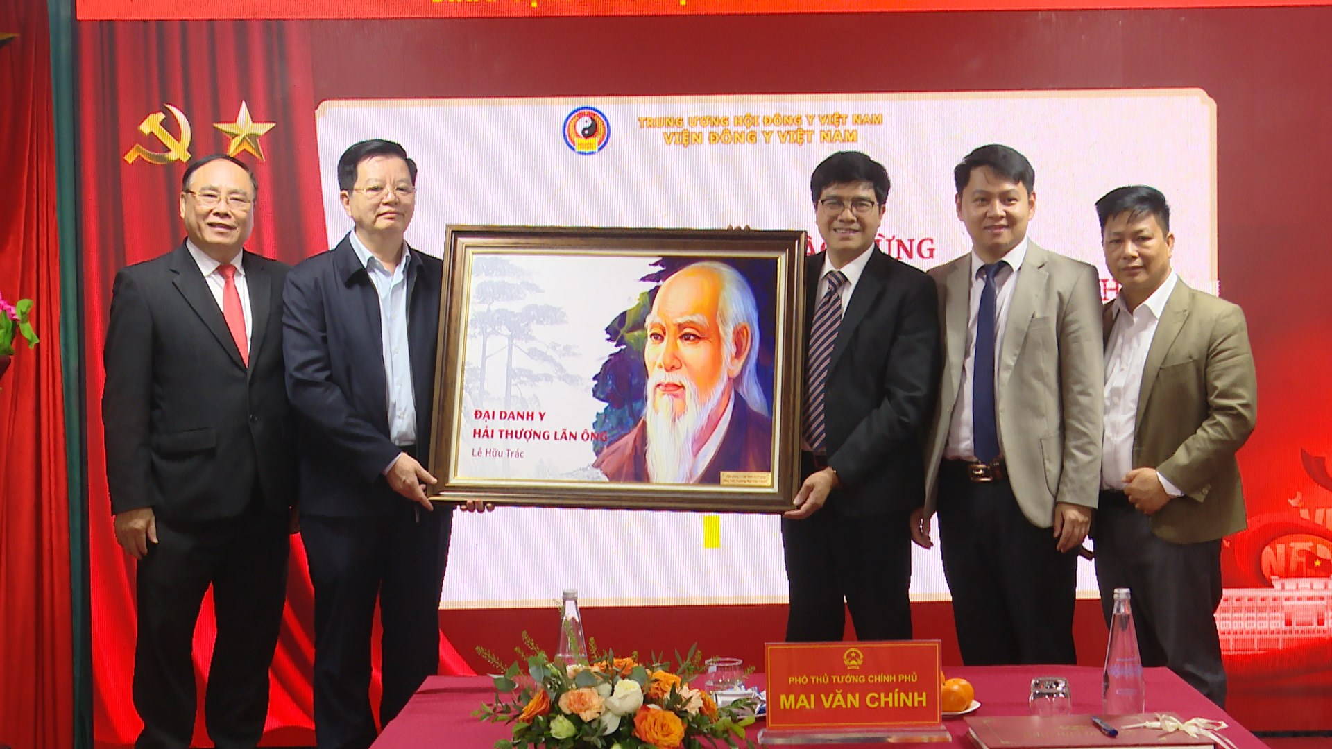 Phát huy nền tảng Đông y Việt Nam trong chăm sóc sức khỏe