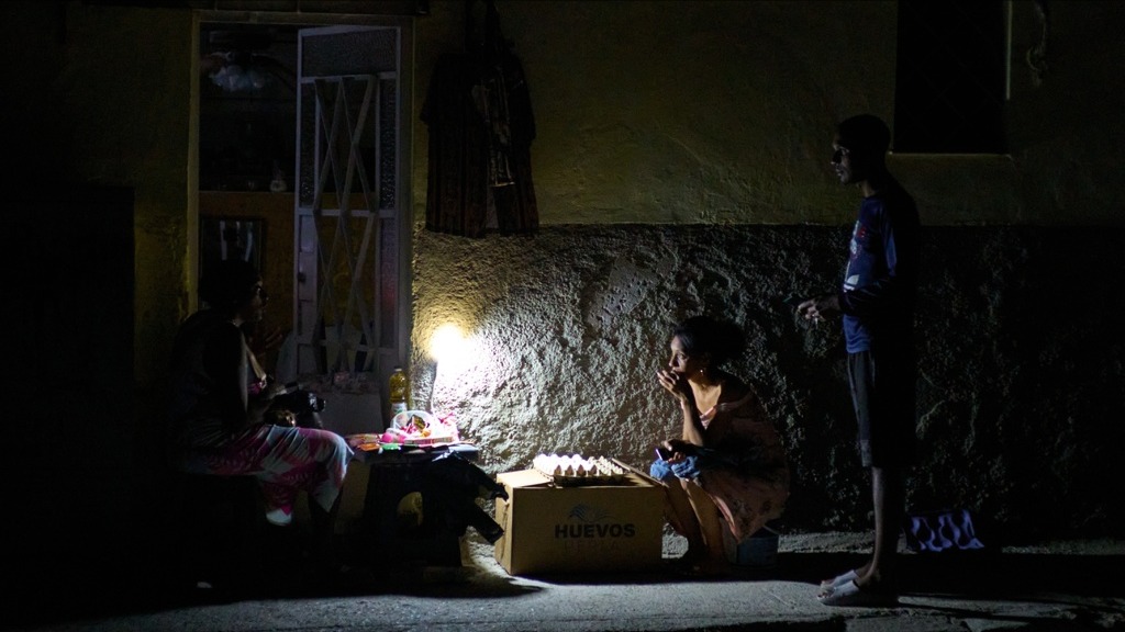 Cuba dần cấp điện trở lại sau sự cố mất điện toàn quốc