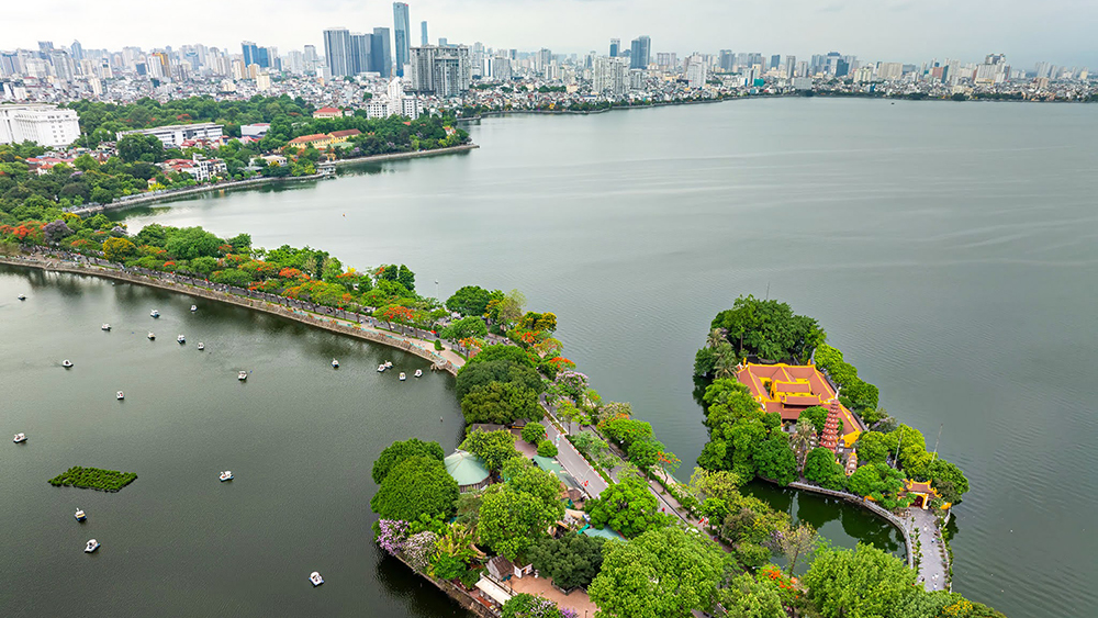 Hồ Tây: Tái thiết không gian – nâng tầm giá trị