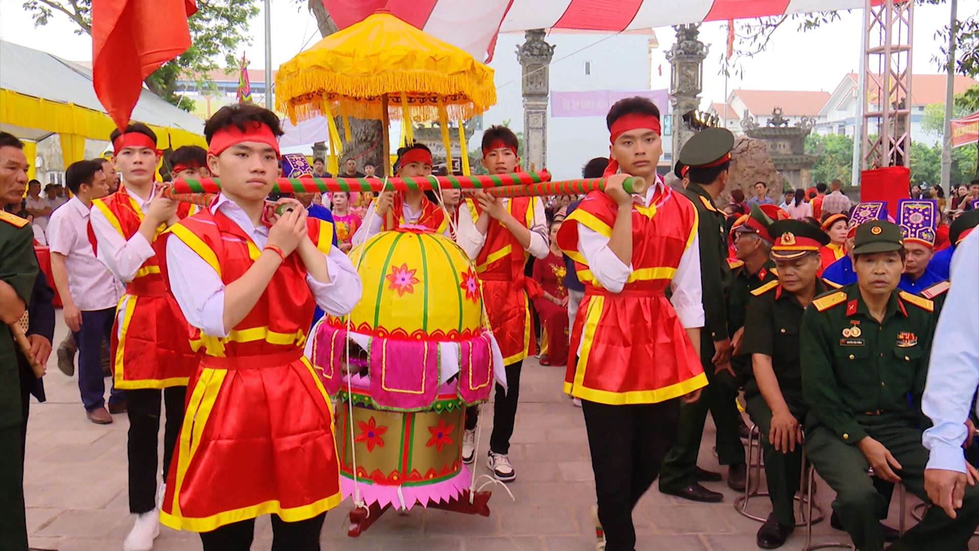 Gìn giữ giá trị lịch sử lễ hội đền Đông Cao