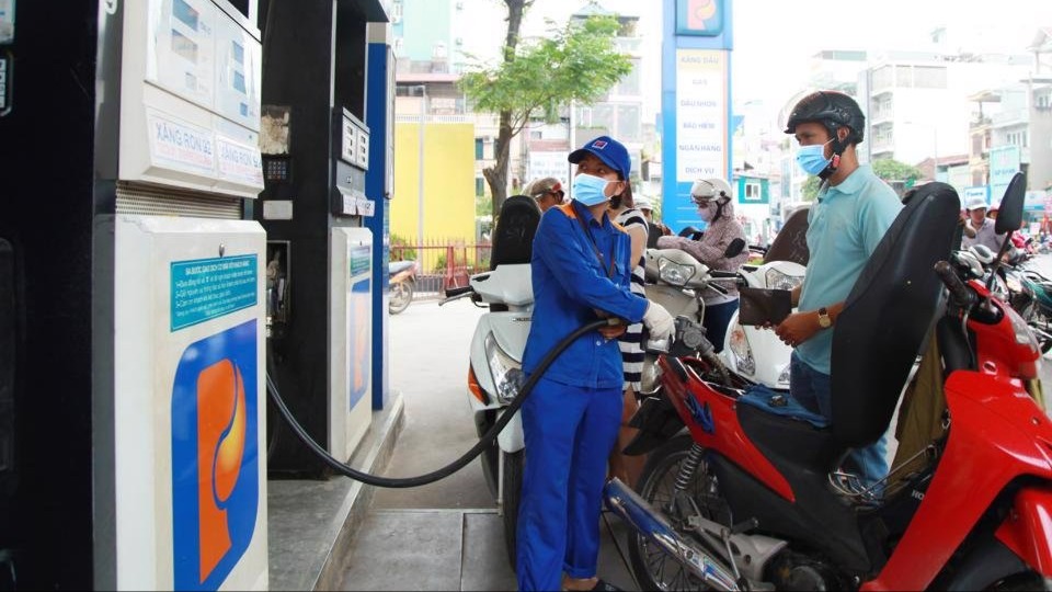 Lượng xăng dầu nhập khẩu tăng hơn 40% trong nửa đầu tháng 3