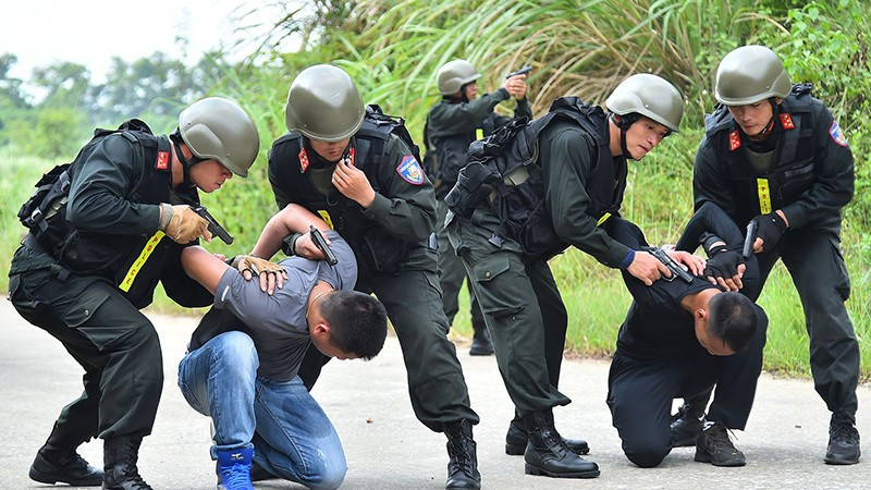 Tăng gấp bốn lần tiền thưởng với người có công phá án, chống tội phạm