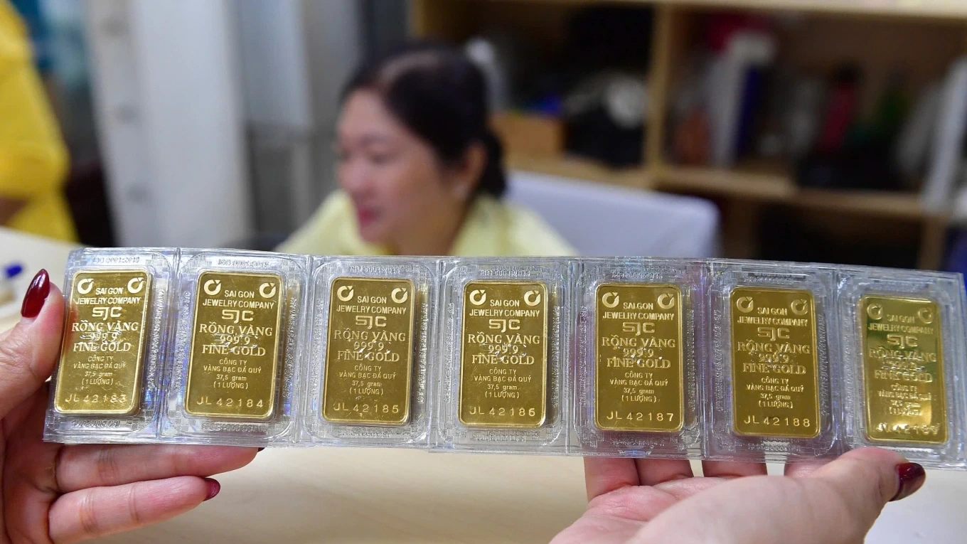 Giá vàng tiếp tục lao dốc, xuống mức thấp nhất kể từ đầu tháng 2